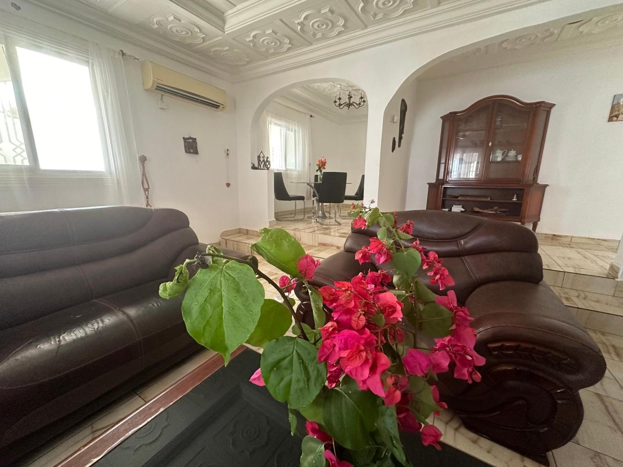 Fhs Foundation House Bijilo Екстериор снимка