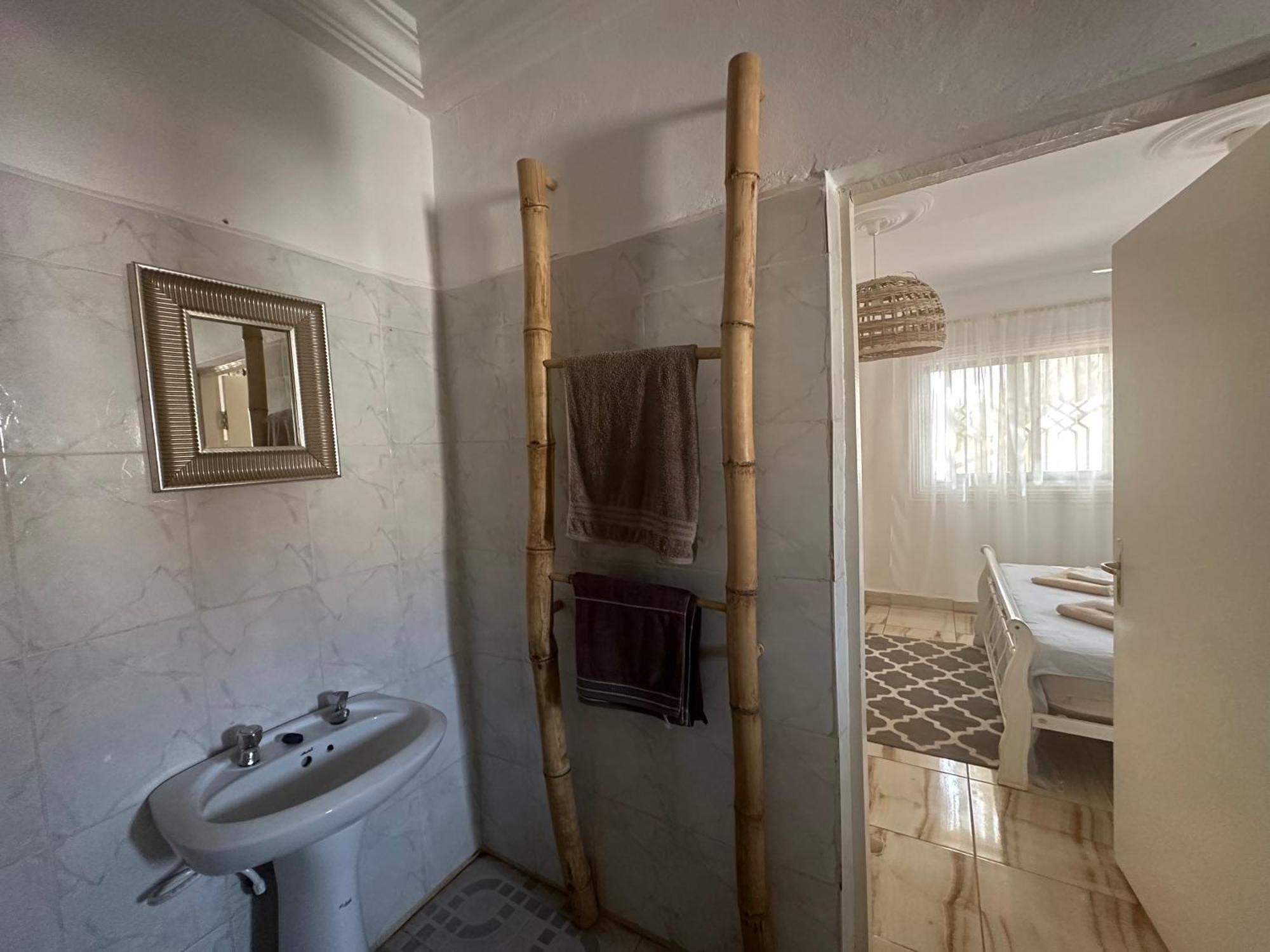 Fhs Foundation House Bijilo Екстериор снимка